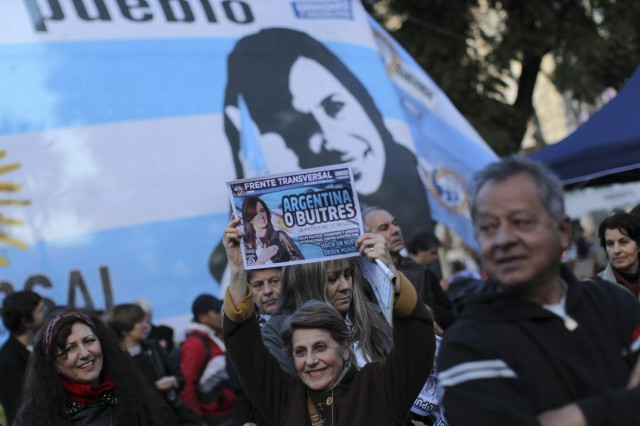 Почему Аргентина не уважает американский суд