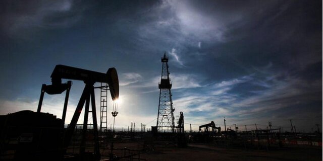 Кого "сломает" падающая нефть?
