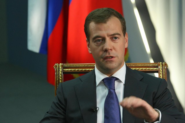 Медведев: правительство готовит антикризисный план