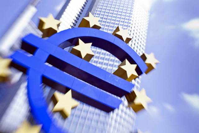 Заявления Драги спровоцировали обвал курса евро