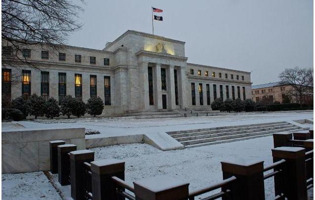 ФРС обещает сохранять терпение в монетарной политике