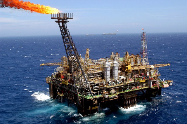 Цены на нефть: число жертв продолжает расти