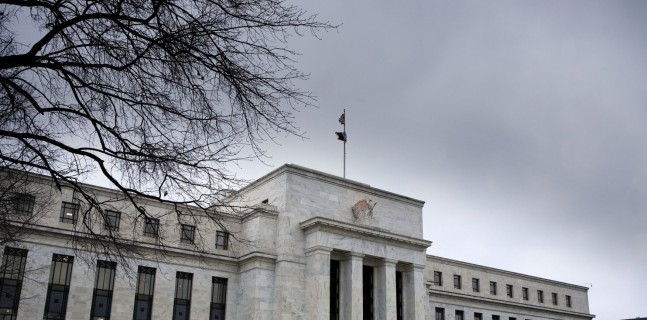 Локхарт: ФРС может повысить ставки до сентября 2015