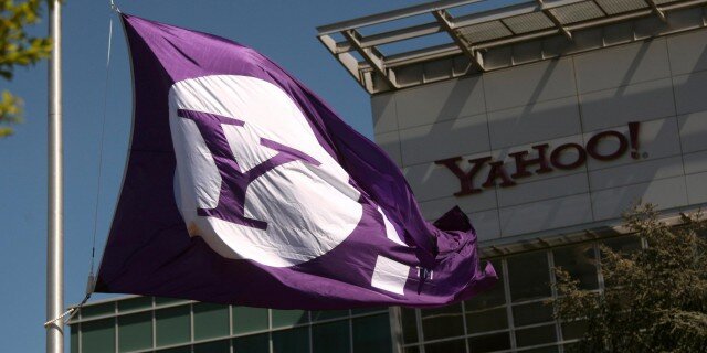 Yahoo! запускает программу выкупа акций 