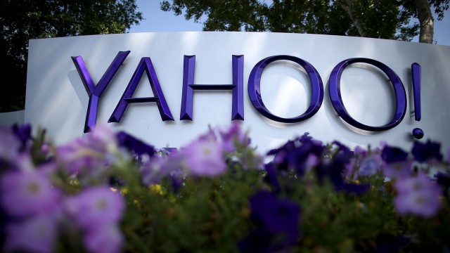 Прибыль Yahoo! сократилась в 15 раз