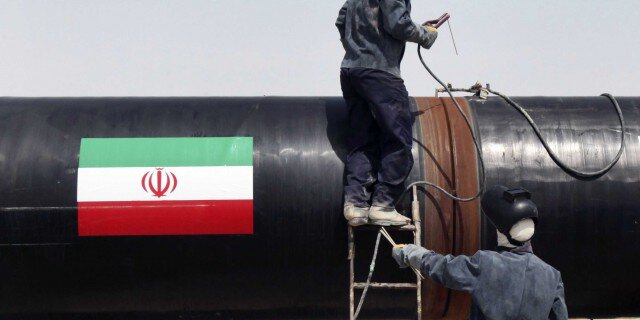 Иран за сутки будет отправлять 4 млн баррелей нефти в Европу
