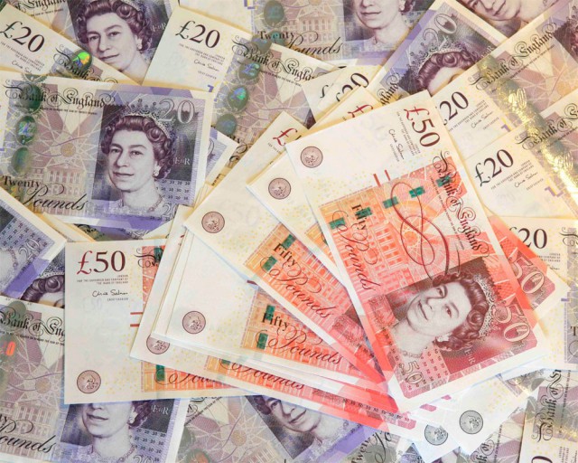 Британский фунт стал любимой валютой банкиров