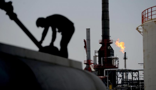 Нефть подорожала на новостях с Ближнего Востока