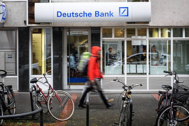 Deutsche Bank выплатит $55 млн за сокрытие потерь