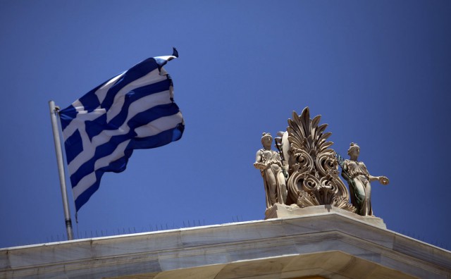 Экономист Goldman Sachs: дефолт – выход для Греции