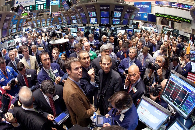 BofA ML: инвесторы уходят в "кэш" из-за ФРС, Греции