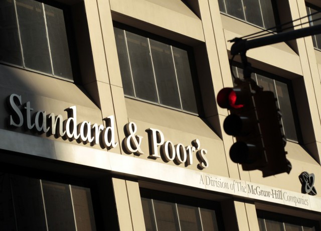S&P не спешит повышать рейтинг России до 2018 г.