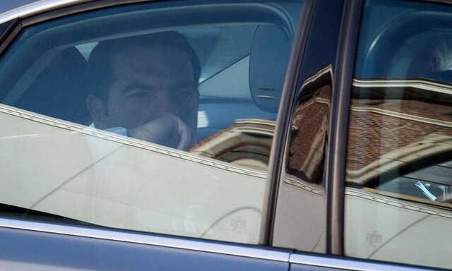 СМИ: Ципрас просил у России $10 млрд на печать драхмы