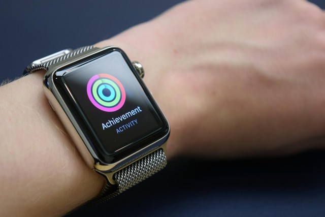 Apple Watch захватили 75% рынка «умных» часов