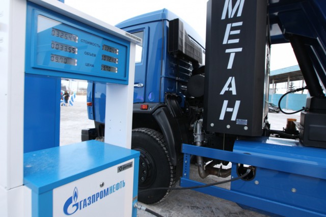 Новак: обычные АЗС смогут продавать газовое топливо