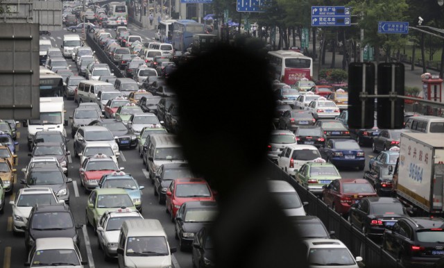 Продажи авто в Китае упадут впервые за 17 лет