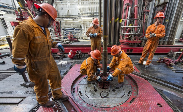 Китай агрессивно скупает дубайскую нефть