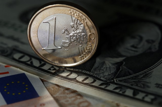 Международные резервы России в июле упали на $4 млрд
