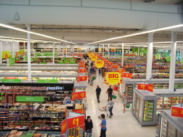 Сколько тратят на продукты питания в разных странах?