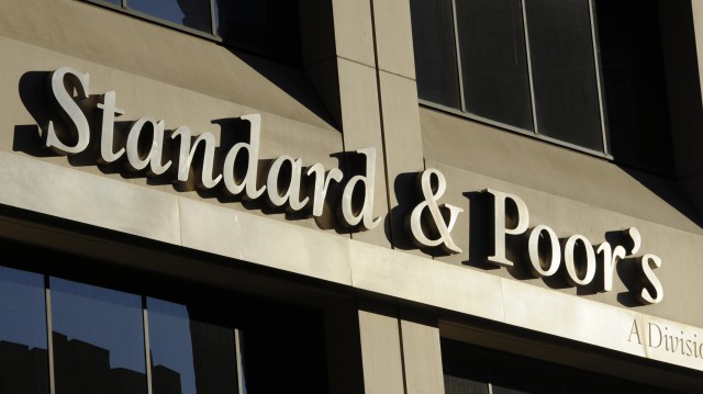 S&P: рост ВВП РФ на 0,5% осложнит жизнь банкам