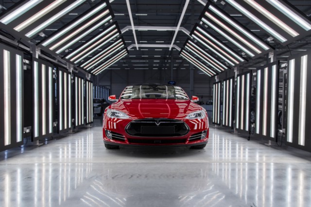 Германия ставит цель - победить Tesla Motors