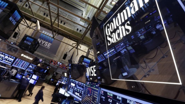 Чистая прибыль Goldman Sachs сократилась на 36%
