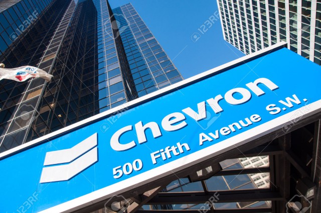 Chevron сократила прибыль и увольняет сотрудников