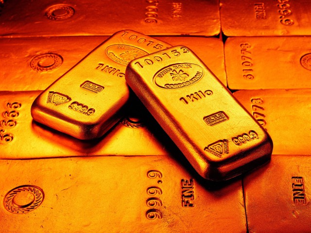 Цена на золото вернулось к отметка 2010 года