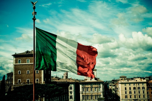 Италия хочет освободить банки от 