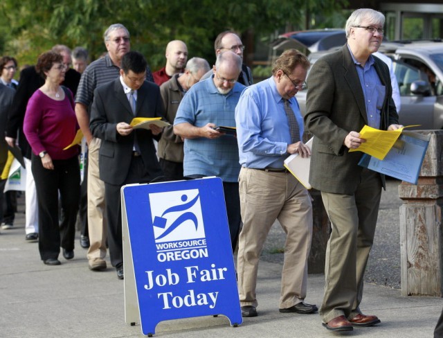 Безработица в США осталась на минимуме за семь лет