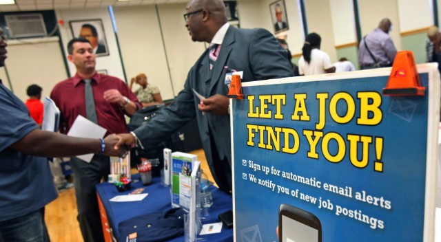 Заявки по безработице в США на максимуме с июля
