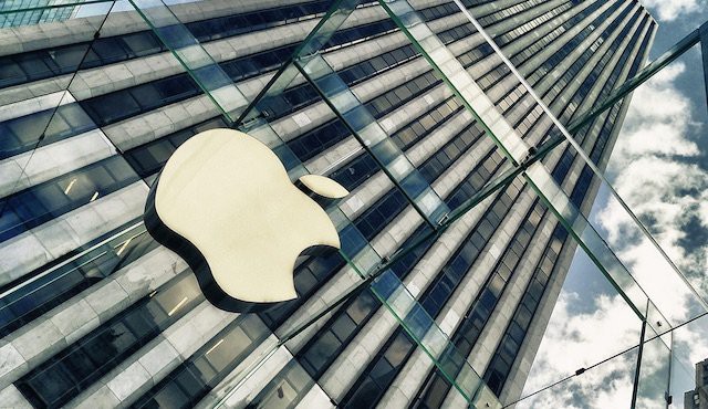 Apple осталась самой дорогой компанией в мире