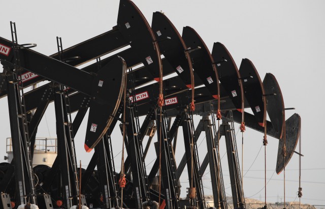 Минфин РФ хеджирует бюджет от падения цены нефти
