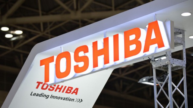 Акции Toshiba упали на 11% после неудачного отчета