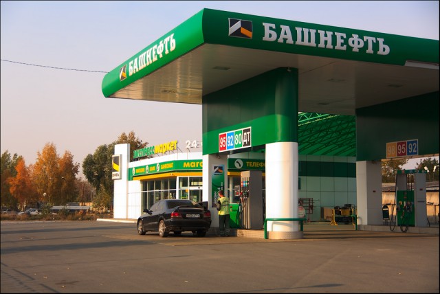 Россия отдаст контроль над "Башнефтью" только с премией к рынку