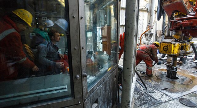 Минэнерго: России не придется сокращать добычу нефти при ее заморозке