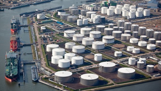 Нефть отреагировала на данные о росте запасов в США