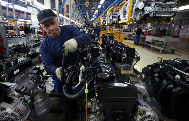 Мантуров: выпуск автомобилей снизится на 5-7%