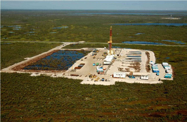 Прибыль "Сургутнефтегаза" упала в 2015 г. на 14%