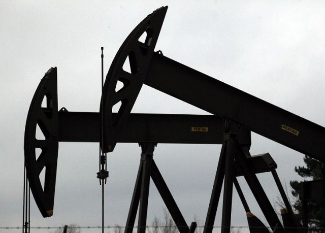 Запасы нефти в США за неделю снизились на 0,3%