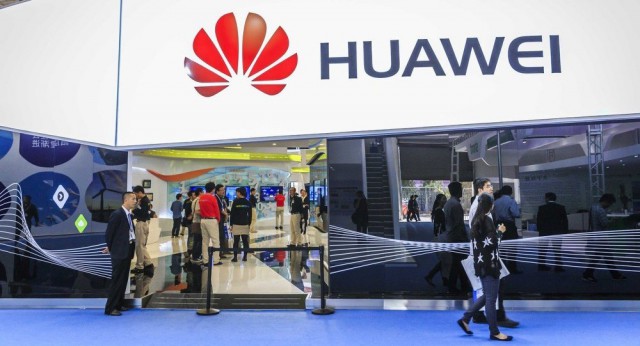 Сбербанк и Huawei договорились сотрудничать в разработке "облачных" технологий