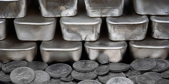 Серебро обновило максимум с сентября 2014 года