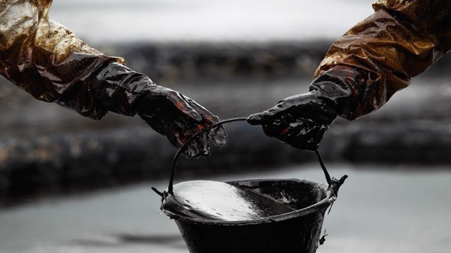 Низкие цены снизят добычу на 7 млрд баррелей нефти