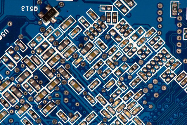 Медведев поставил задачу увеличить долю российской электроники на рынке в 1,5 раза Медведев поставил задачу увеличить долю российской электроники на рынке в 1,5 раза