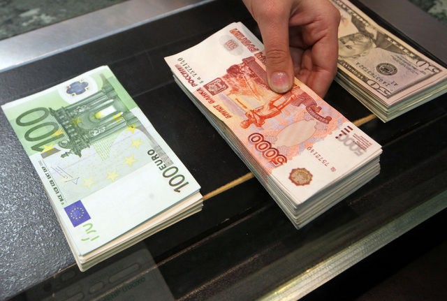 Что делать с накоплениями в долларах и евро