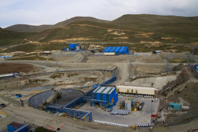 Glencore продает австралийский бизнес по транспортировке угля за $876 млн