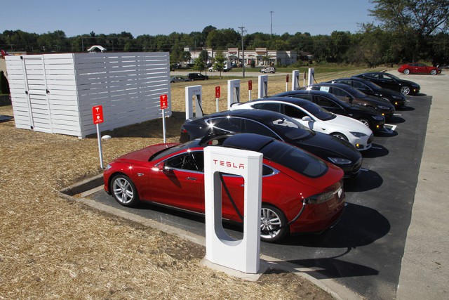 Tesla не даст использовать автопилот в Uber