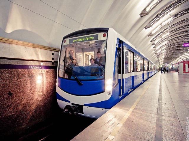 Проезд в метро Петербурга подорожает сразу на 10 руб