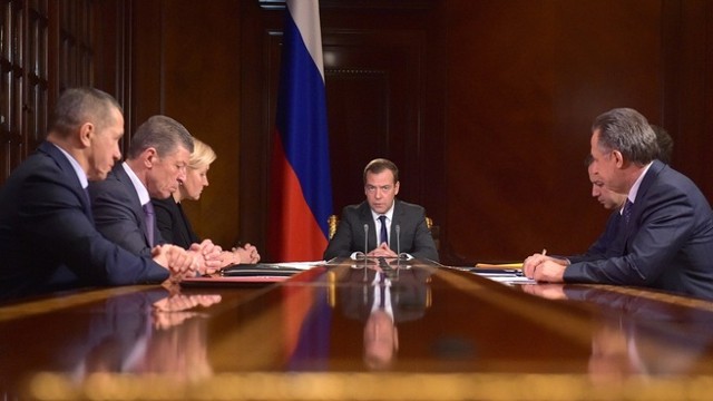 Чиновникам ограничили мощность и стоимость авто