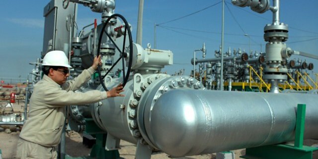 В ОПЕК предложили сократить добычу нефти еще на 1% В ОПЕК предложили сократить добычу нефти еще на 1%